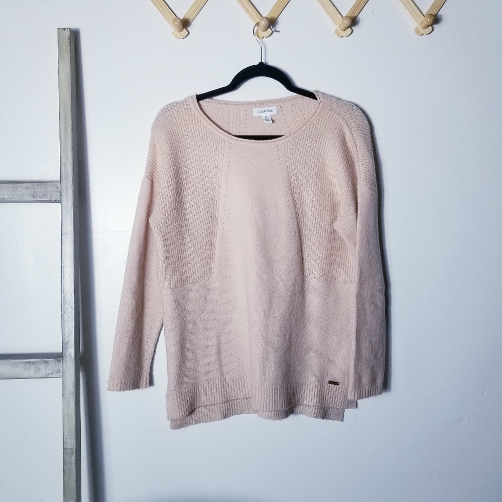 CALVIN KLEIN LIGHT TANISH PINK SWEATER SIZE MEDIUM